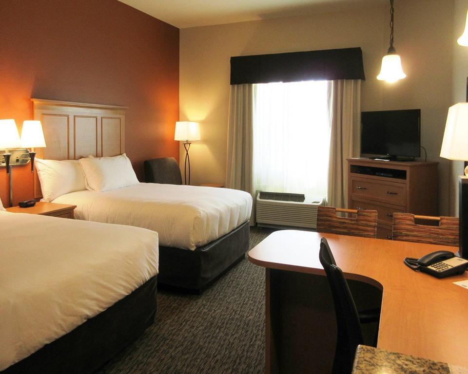 Efficiency Queen Suite Two Queen Beds Accessible or Non-Smoking,149200214:JPEG